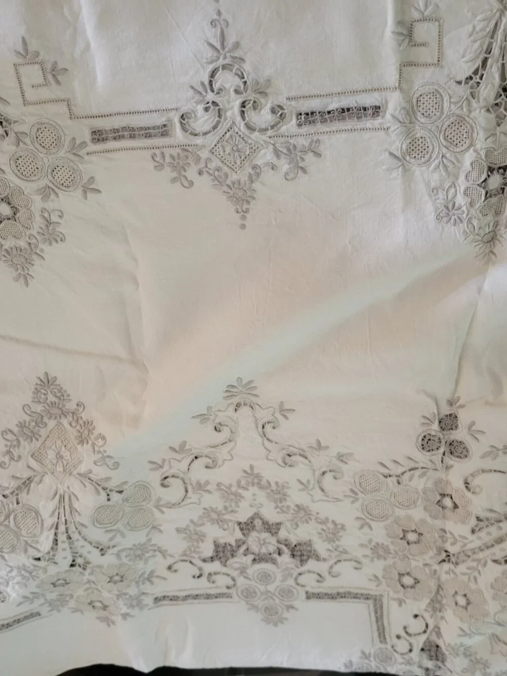 Vintage Cream and Ecru lace and Embroidered Tablecloth & 8 Napkins